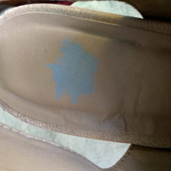 Vince Camuto nubuck heeled sandals - Picture 6 of 7